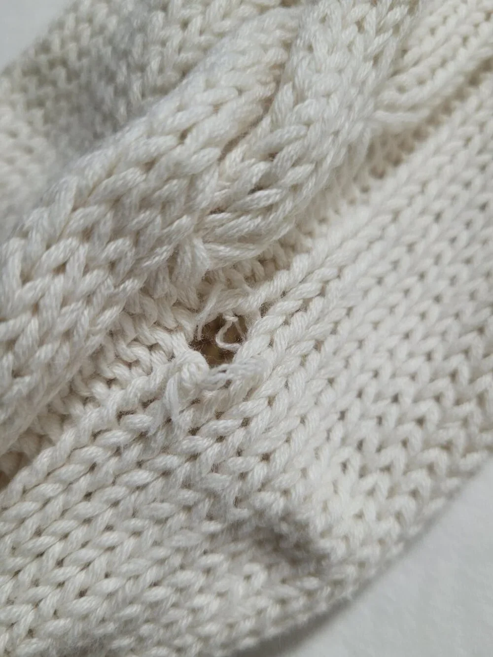 Aerie Striped V Neck Cable Knit Tennis Sweater Ivory Blue XSmall Preppy FLAW